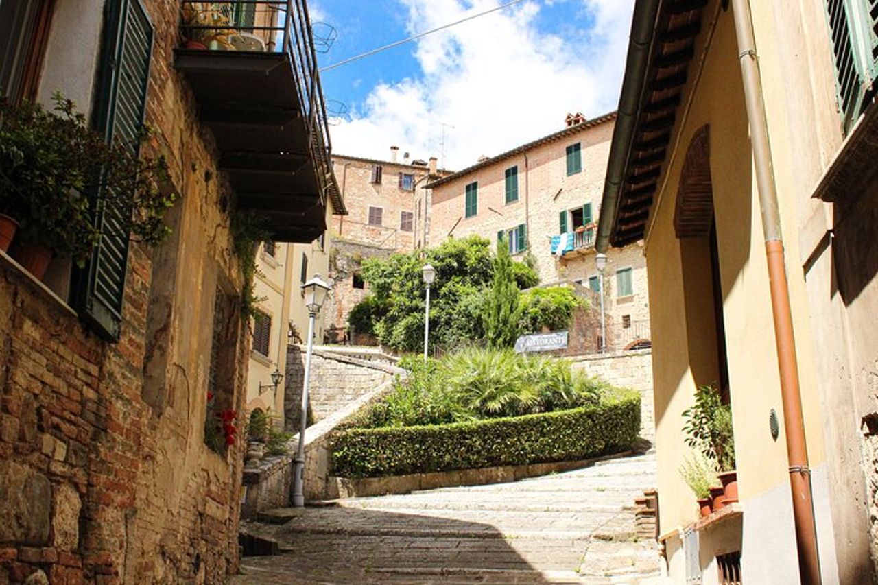 Tour privato a piedi di Montepulciano con degustazione di vino Nobile — 8