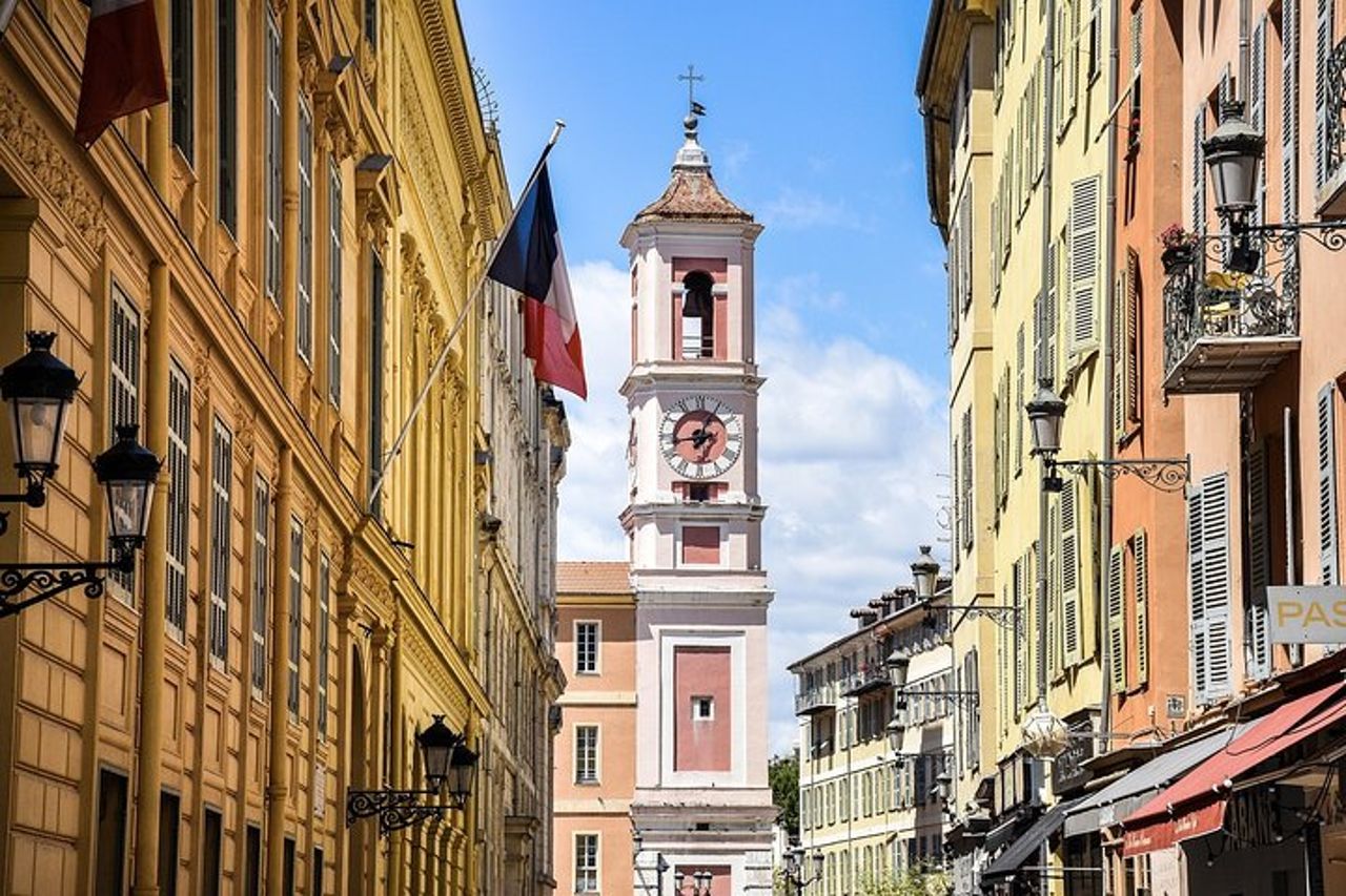 Bel tour privato a piedi con una guida professionale — 3