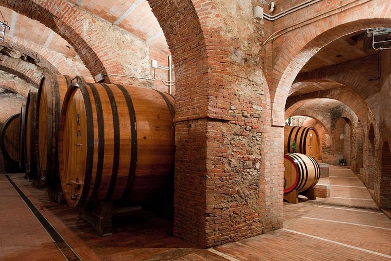 Montepulciano: Visita guidata in cantina e degustazione di vini toscan — 3