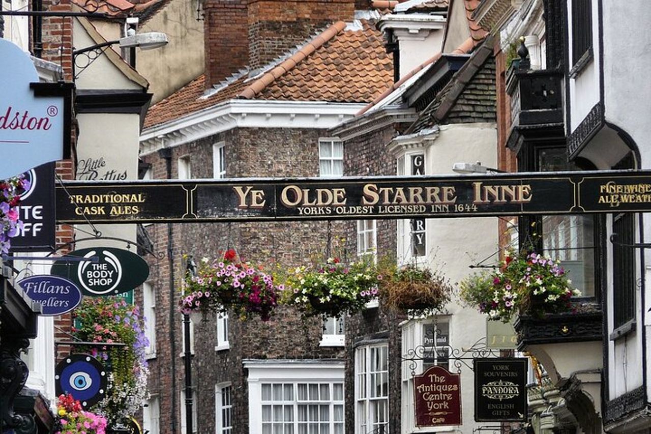 Tour privato a piedi di York con una guida professionale — 2