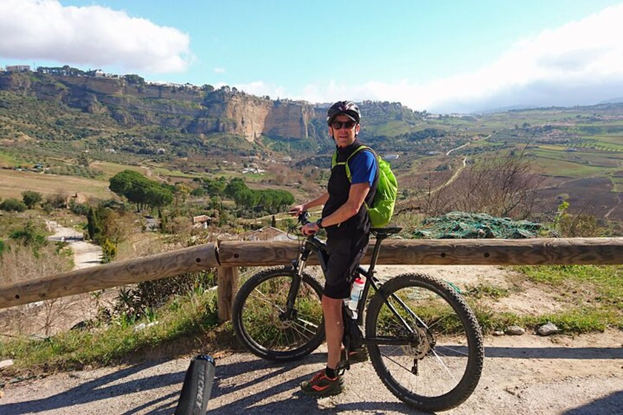 e-MTB (senza guida)Montejaque e diga di Hundidero - 38 km intermedio — 2