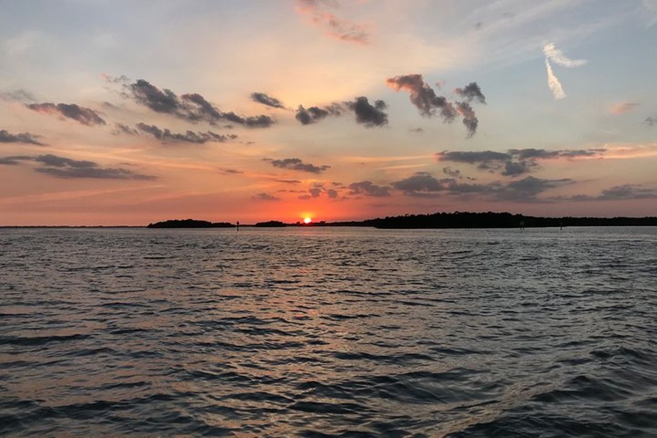 Crociera al tramonto e con i delfini intorno a Fort Myers Beach — 7