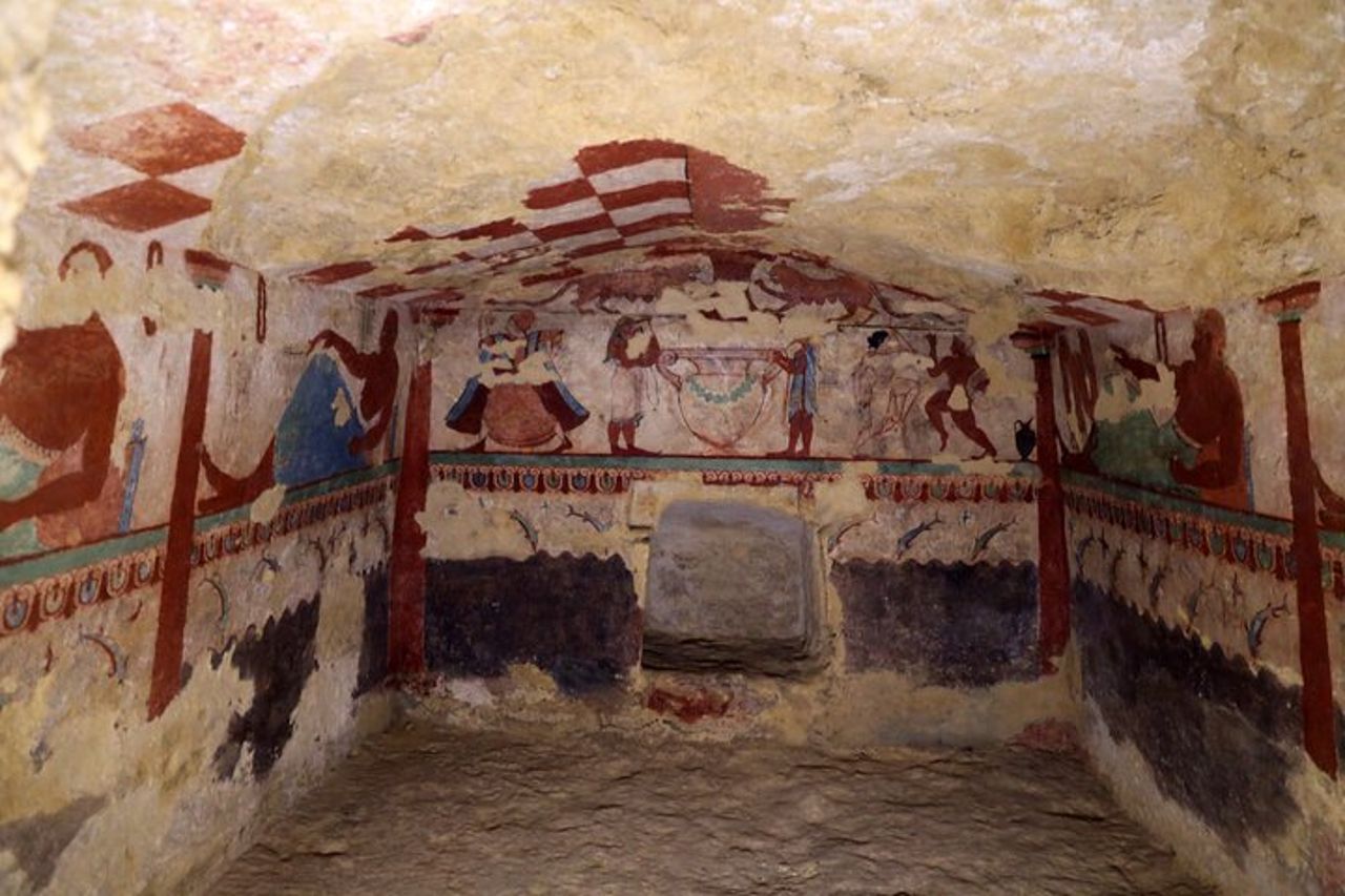 Tarquinia: capolavori etruschi Necropoli e Museo – Tour Privato — 3