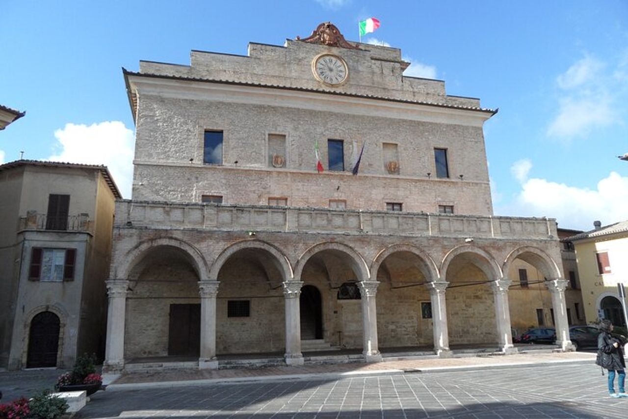 Montefalco: “Ringhiera dell’Umbria” – Tour Privato — 2