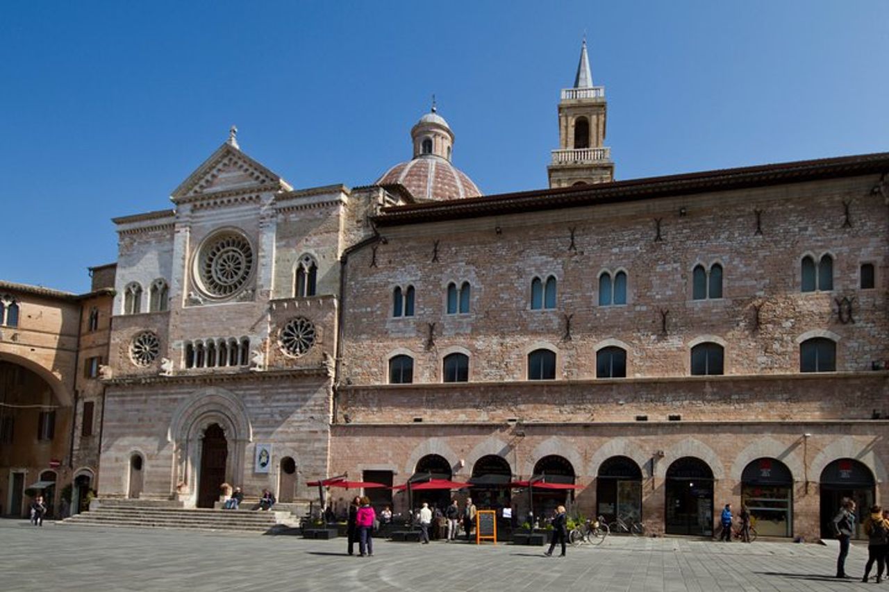 Foligno e gli affreschi di Palazzo Trinci, capolavoro del medioevo –Tour Privato — 2