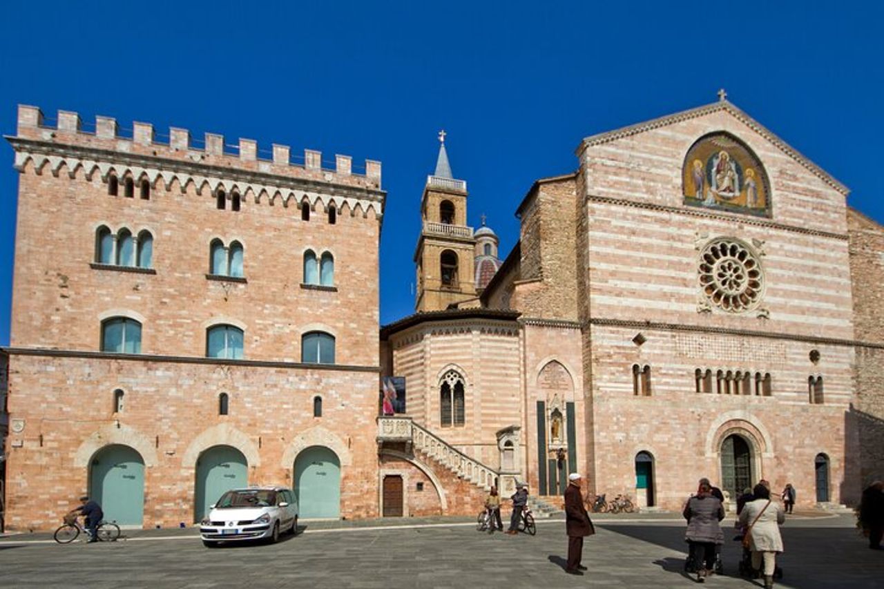 Foligno e gli affreschi di Palazzo Trinci, capolavoro del medioevo –Tour Privato
