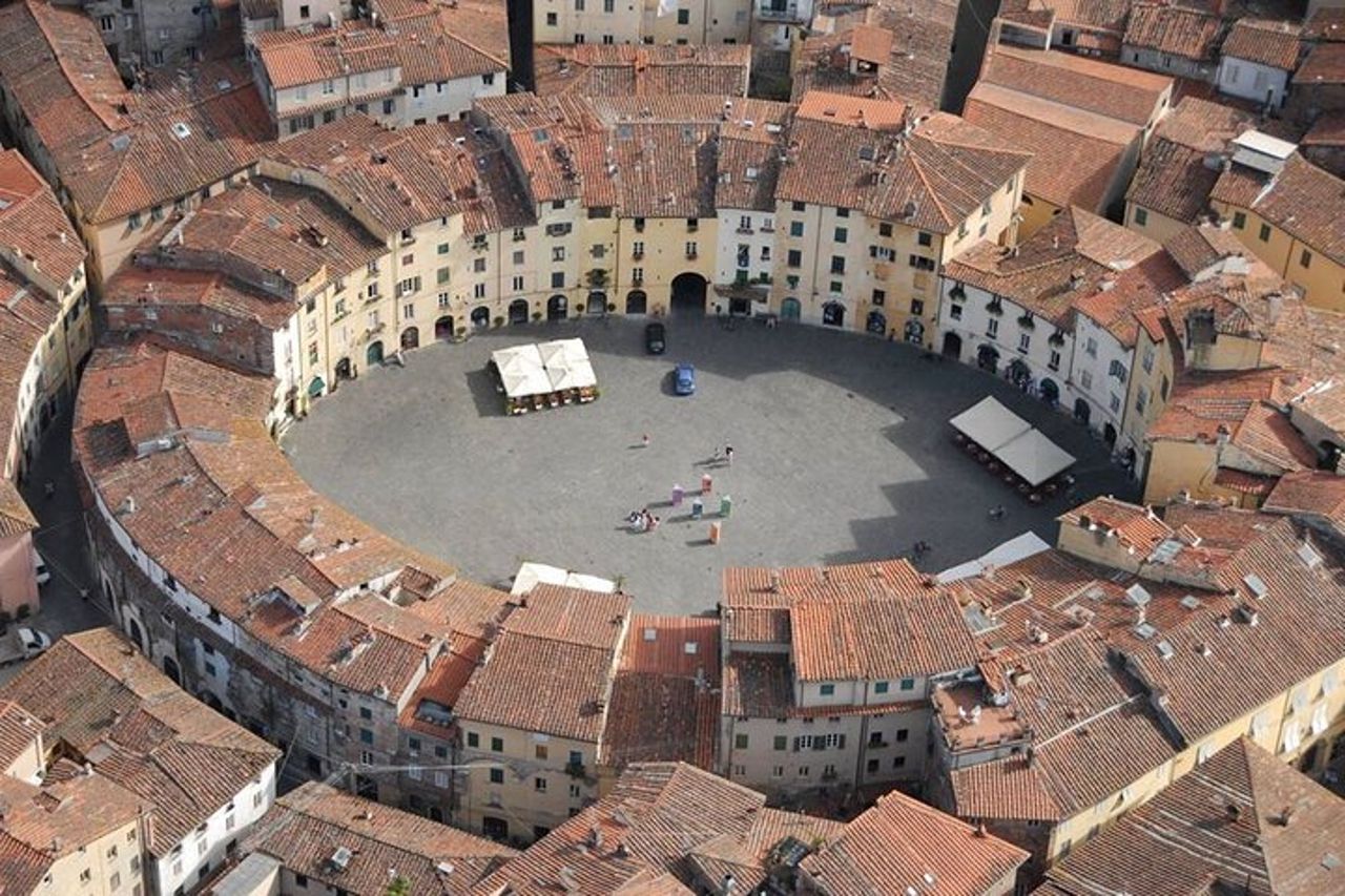 Visita guidata a Lucca : ITALIANO o Inglese (2 guide) — 6