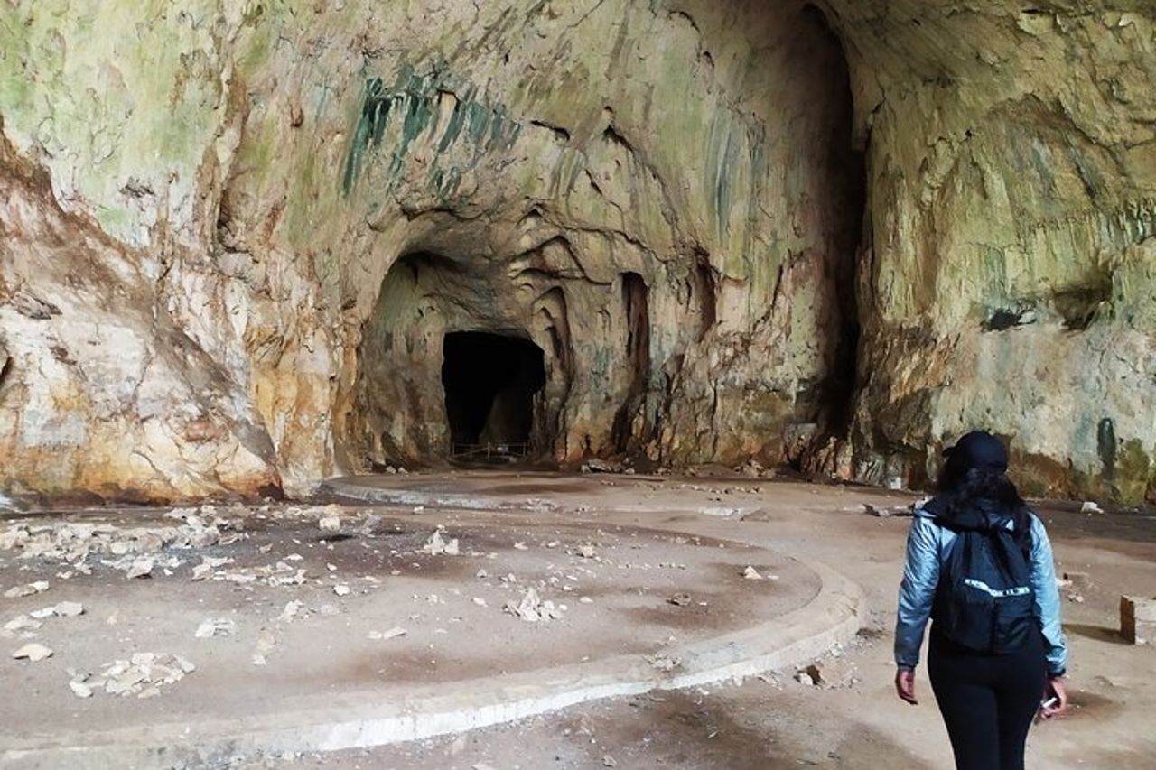 Tour di 3 grotte - Saeva dupka, Grotta Occhi di Dio e Grotta Devetashka — 9
