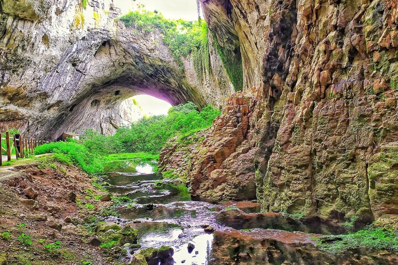 Tour di 3 grotte - Saeva dupka, Grotta Occhi di Dio e Grotta Devetashka — 4