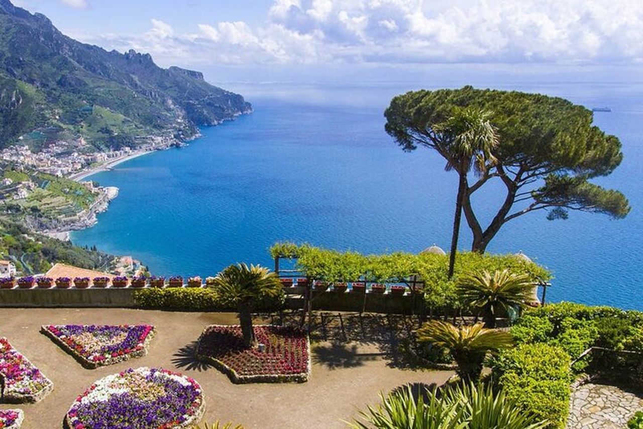 Esperienza di un'intera giornata in Costiera Amalfitana da Sorrento, Napoli o Salerno — 6