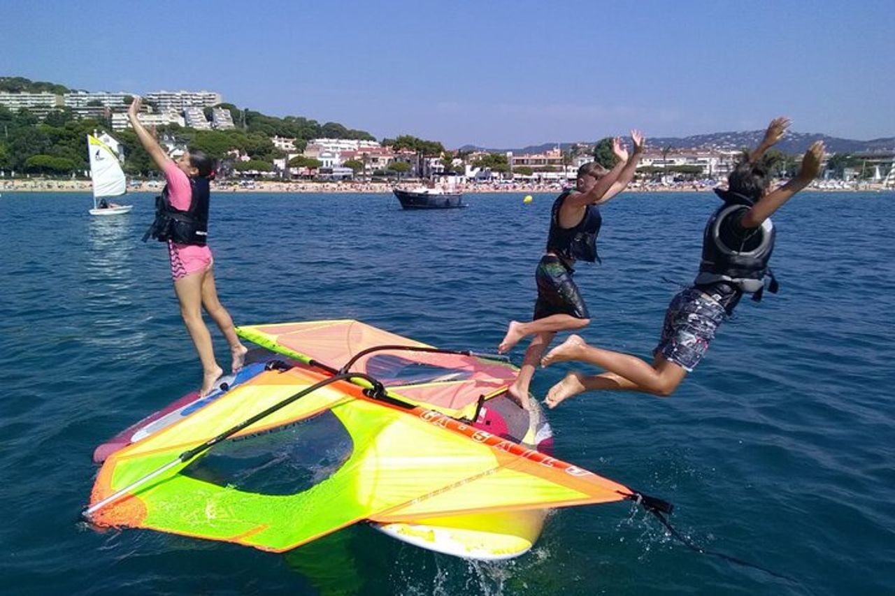 Costa Brava: Sessione di Windsurf di 2 ore — 4