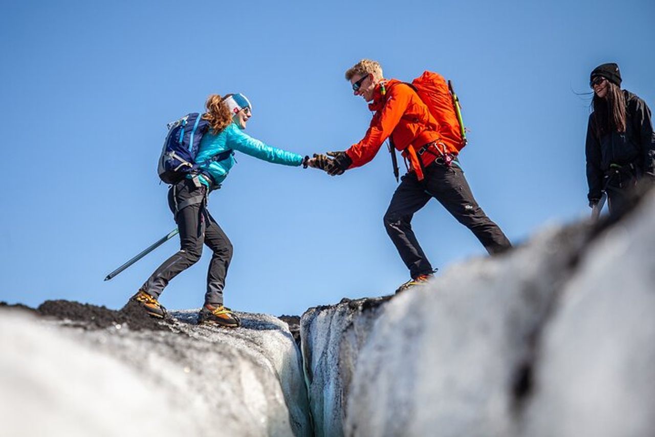 Sólheimajökull Glacier Hike – Avventura in un piccolo gruppo — 8
