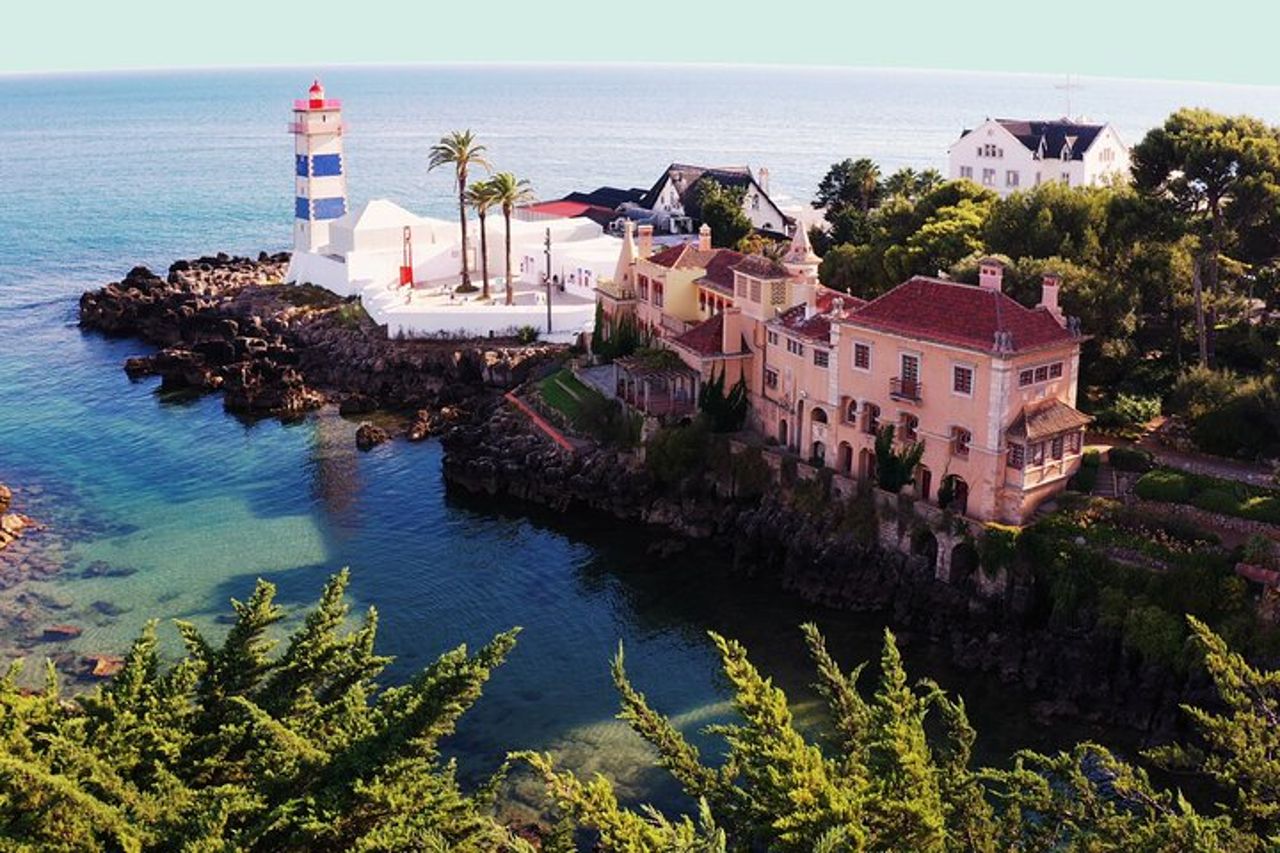 Visita guidata a Sintra, Pena, Regaleira, Cabo da Roca e Cascais — 8
