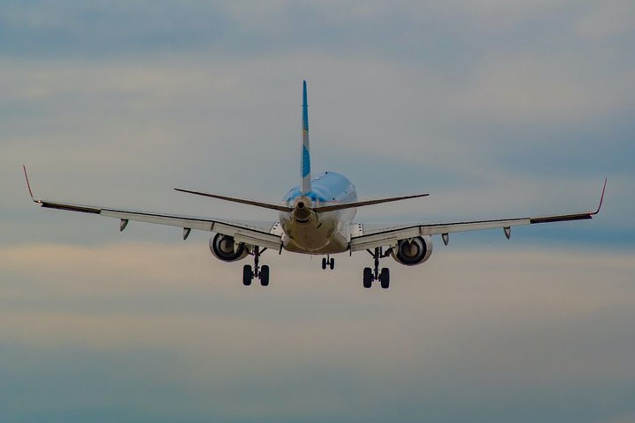 Trasferimento privato da Barcellona: porto di crociera per l'aeroporto di Barcellona