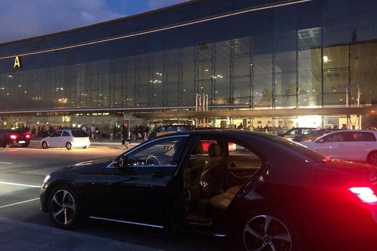 Trasferimento privato dall'aeroporto di Barcellona alla città di Barcellona — 4