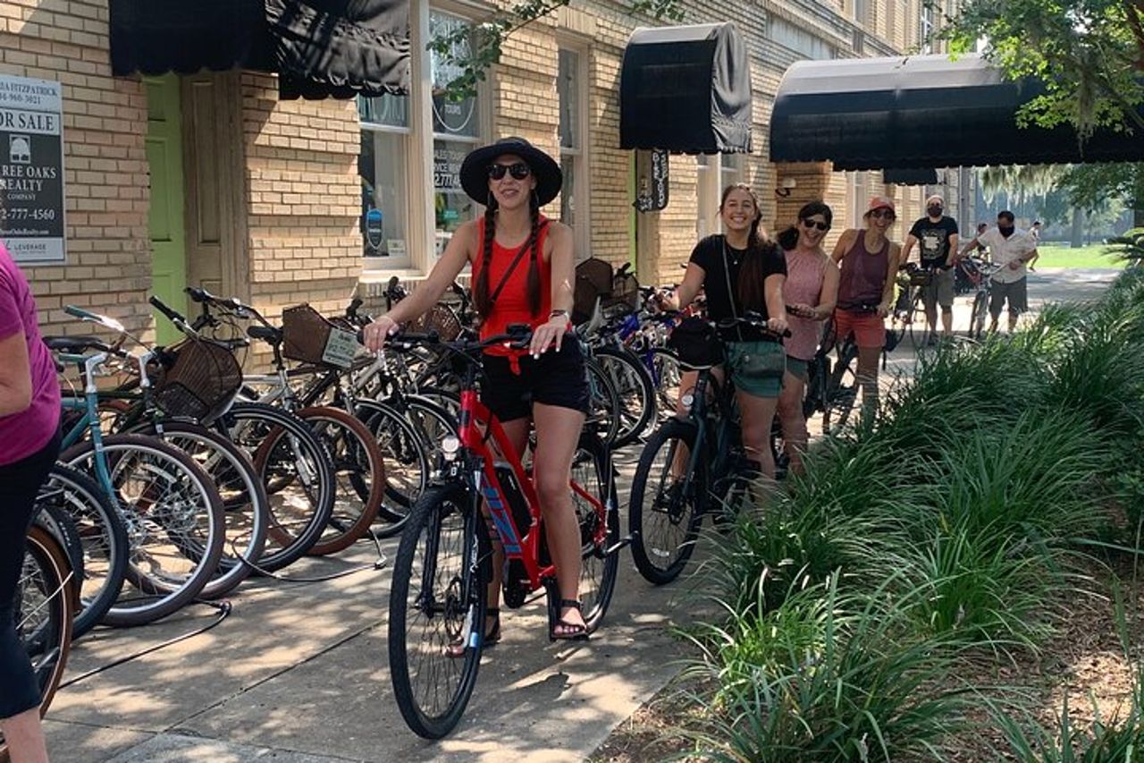 Tour storico in bici di Savannah e Keep Bikes After Tour — 4