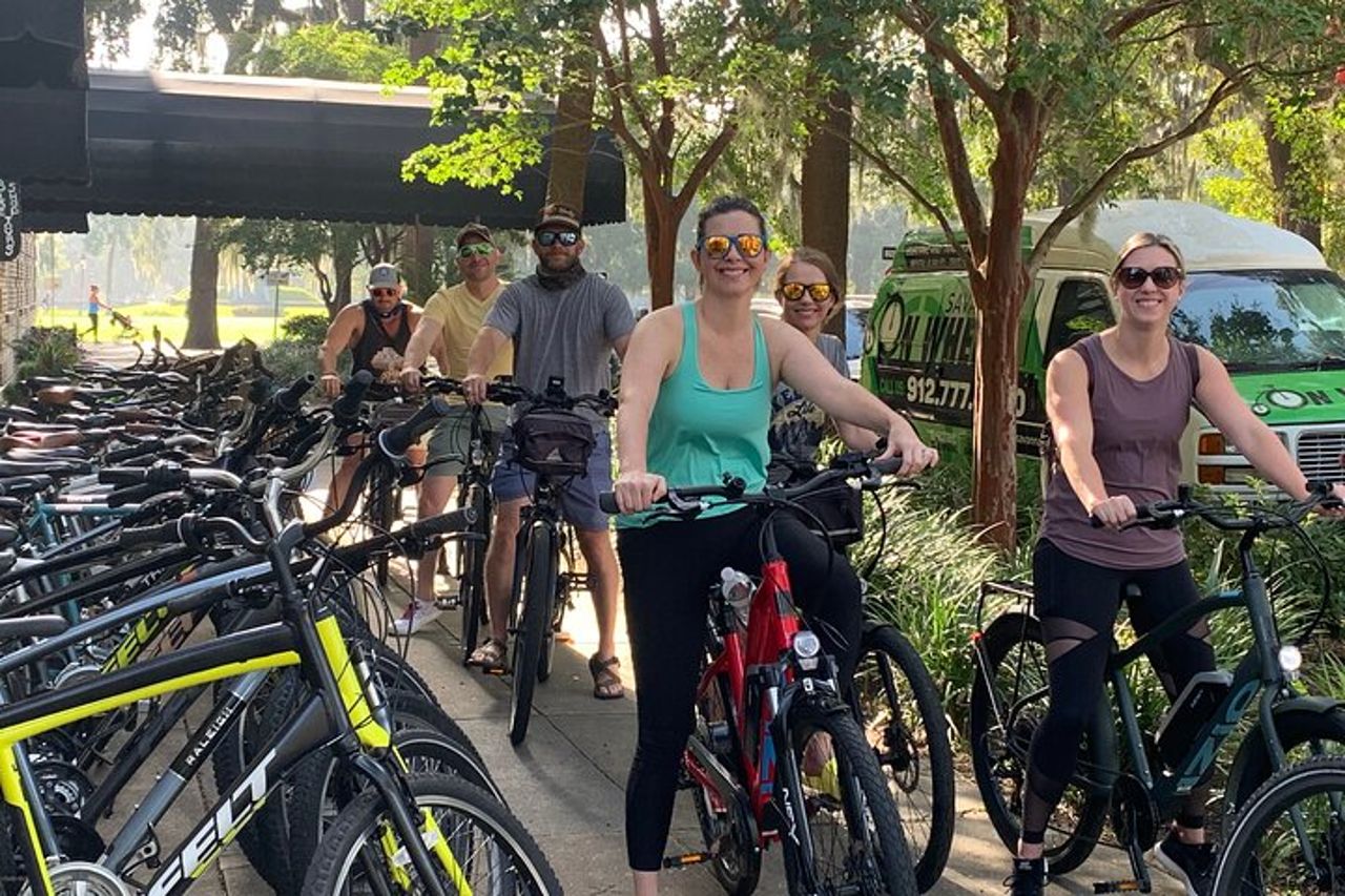 Tour storico in bici di Savannah e Keep Bikes After Tour — 3