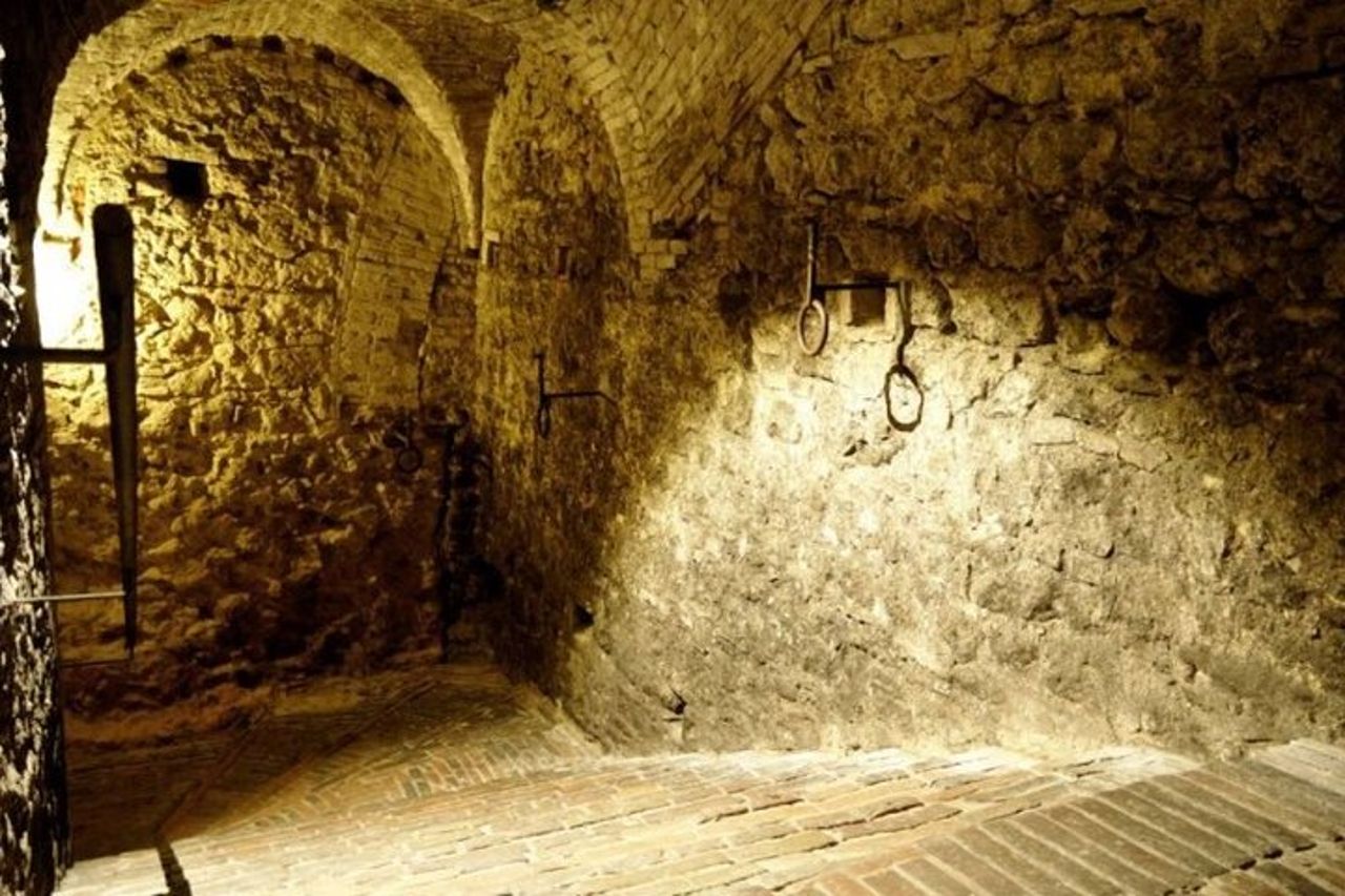 Tour e Degustazione in Una delle Cantine più Belle del Mondo — 9
