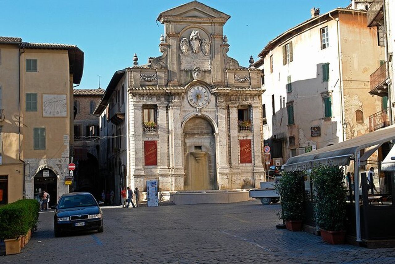 Tour privato a piedi di Spoleto con Guida Ufficiale — 5