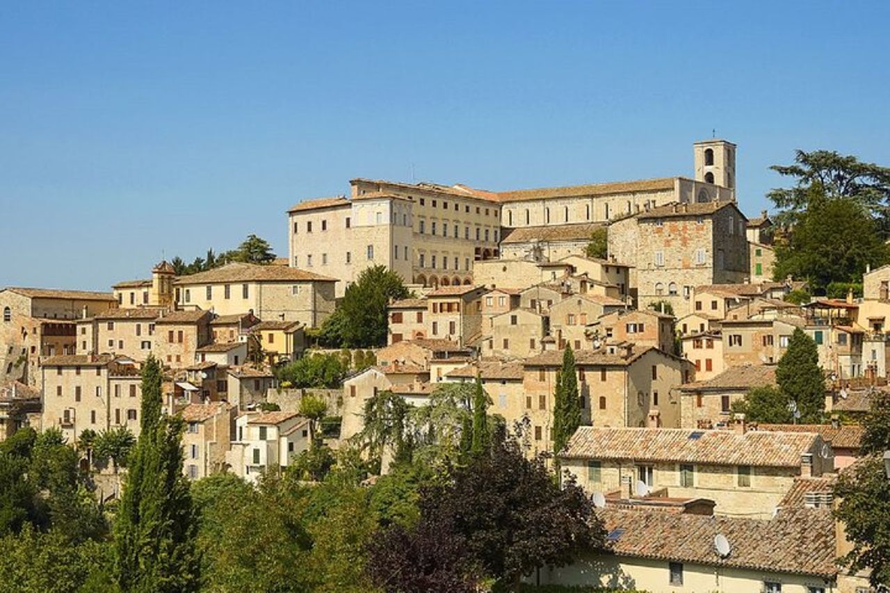 Tour privato di Todi con guida locale — 2
