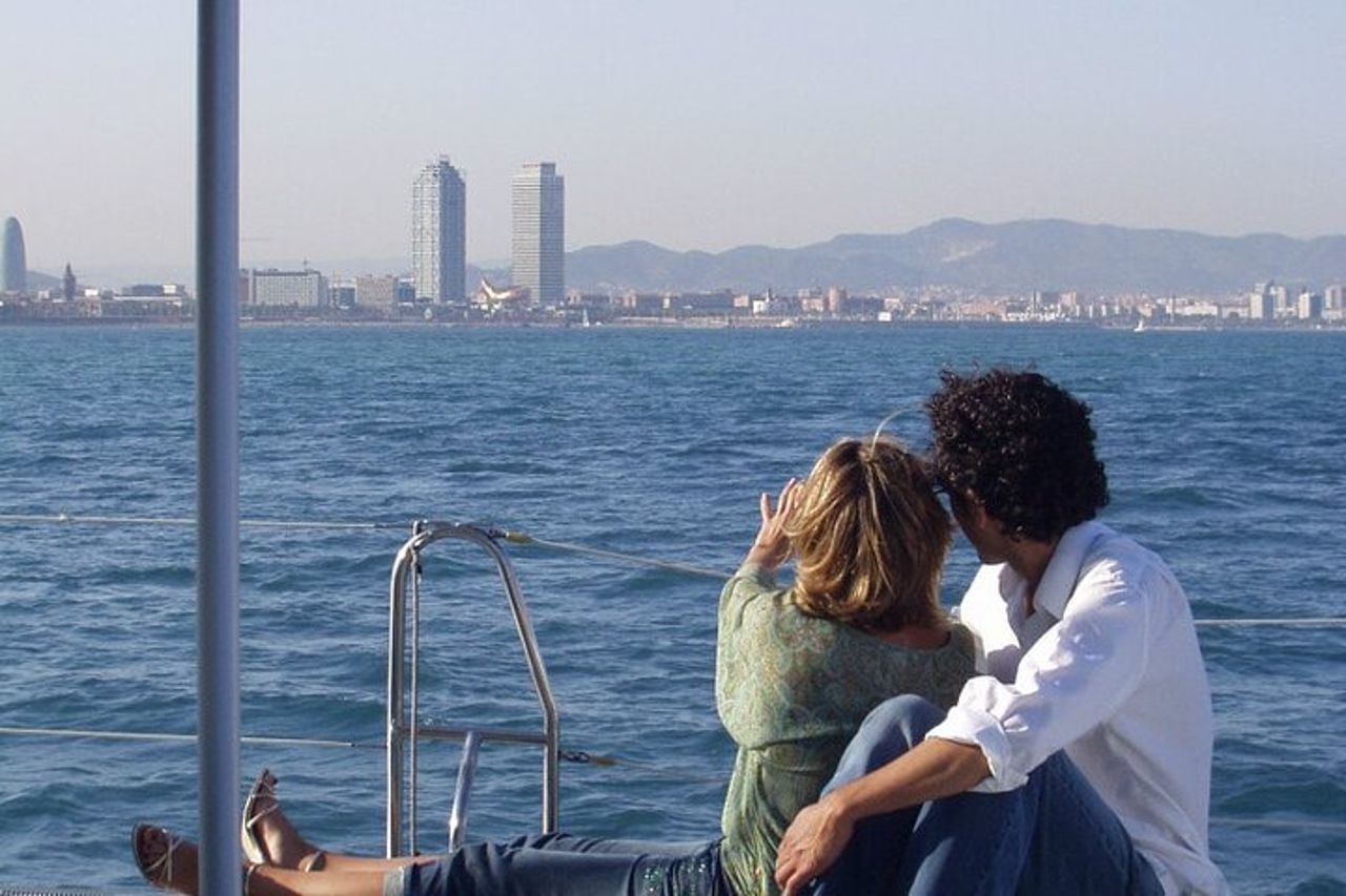 Barcellona Skyline Vela — 2