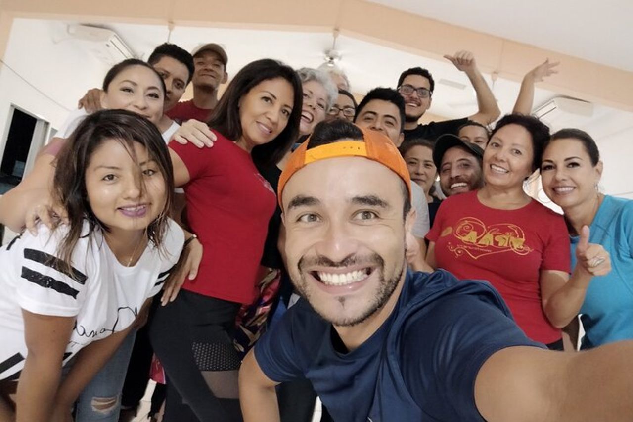 Salsa Night Puerto Morelos — 3