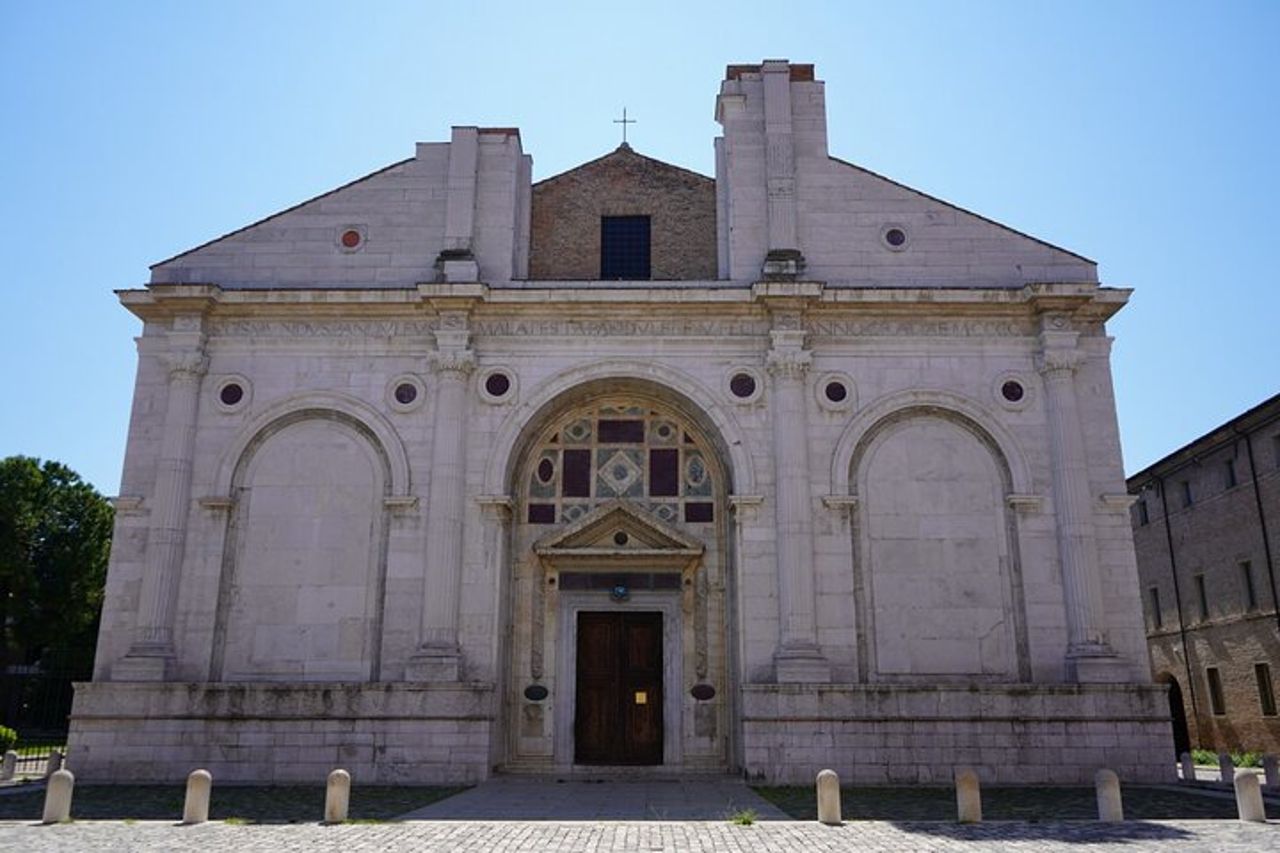Tour Privato a Piedi della Città di Rimini
