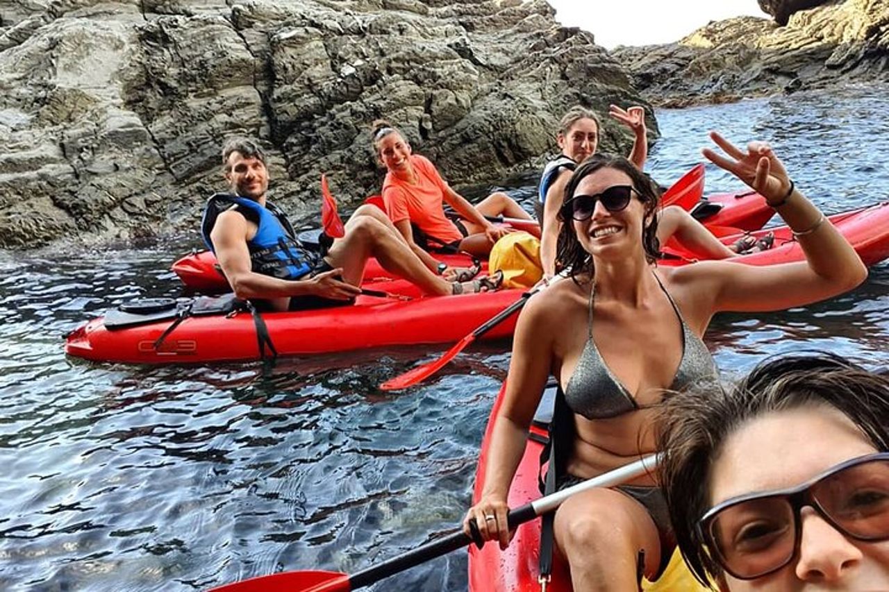 Esperienza in Kayak con CarnassaTour alle Cinque Terre + Snorkeling — 5