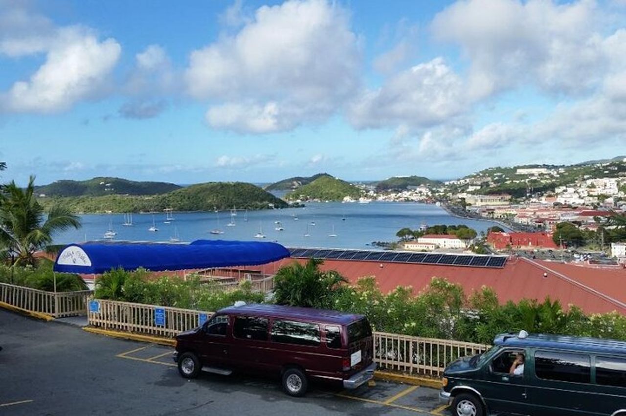 Paradise Taxi & Tours USVI Airport Trasporti Hampton by Hilton — 8