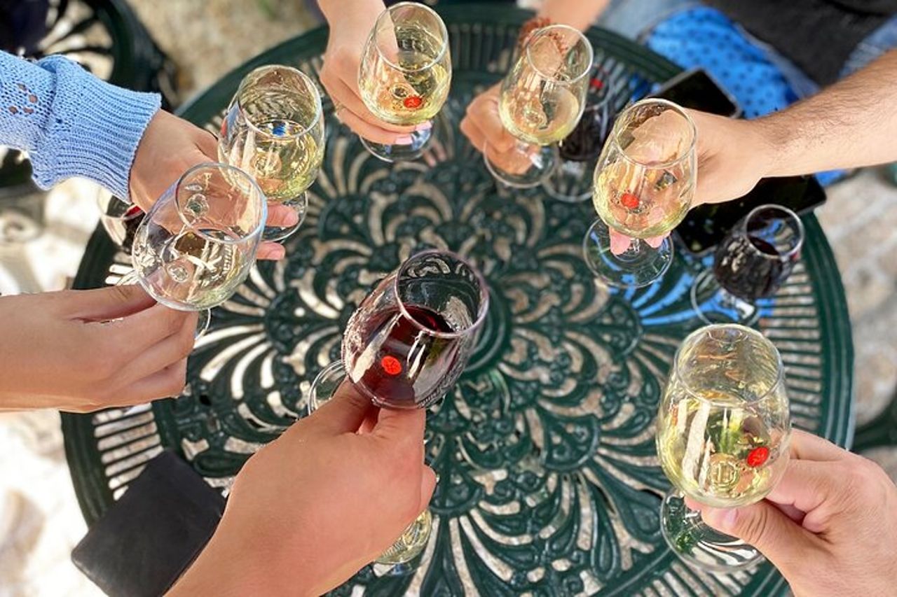 Degustazione di vini con tour a piedi di tapas a Porto — 2