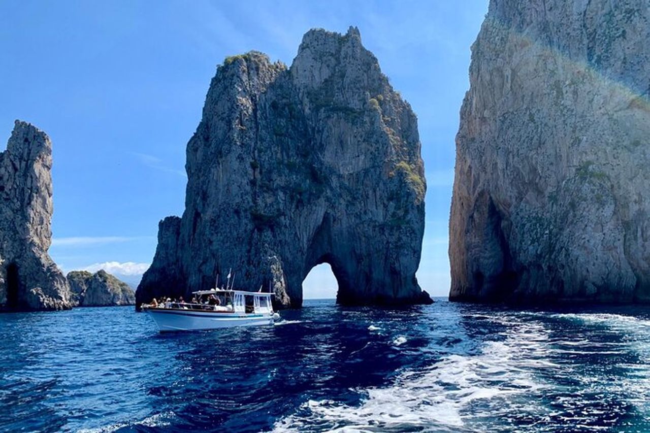 Crociera di un'intera giornata sull'isola di Capri da Praiano, Positano o Amalfi — 2