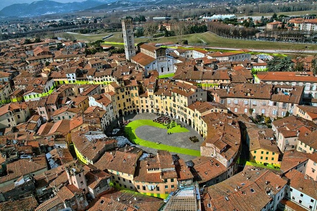 Lucca : Tour in bicicletta con guida autonoma