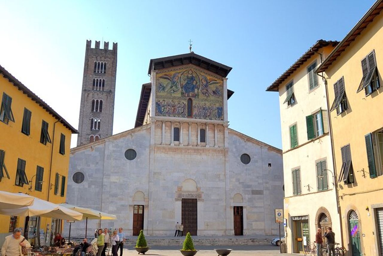 Tour guidato privato di Lucca in E-bike o City bike — 4