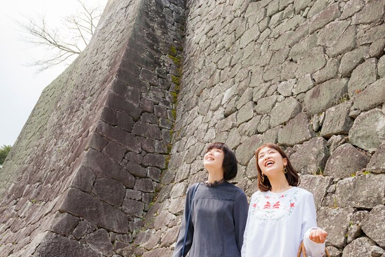 [Passeggiata in città] Passeggia per il castello di Matsuyama e goditi lo shopping locale — 4