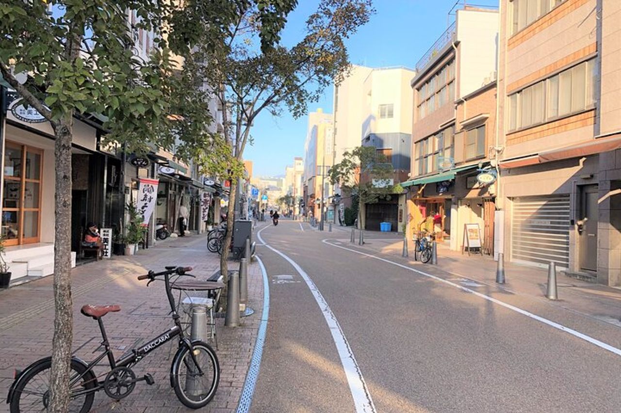 [Passeggiata in città] Passeggia per il castello di Matsuyama e goditi lo shopping locale — 8
