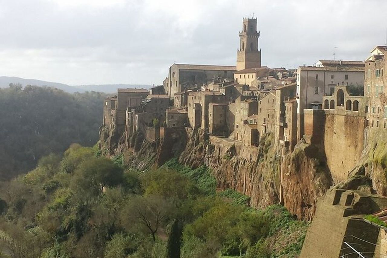 Tour Privato di Un Giorno ai Borghi del Tufo da Orvieto