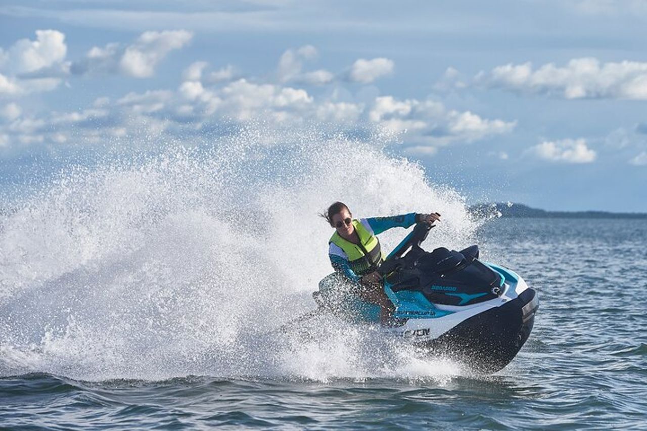 75 minuti Die Another Day Jet Skiing a Darwin — 7