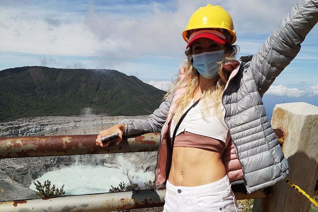 Tour privato del vulcano Poas e dei giardini delle cascate di La Paz — 8