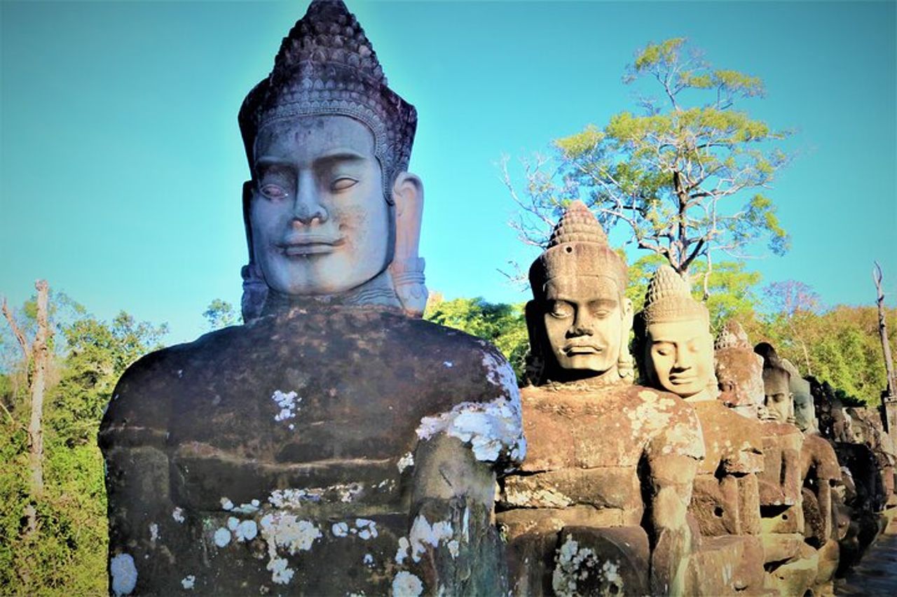 Angkor Wat Highlights e tour guidato all'alba da Siem Reap — 9
