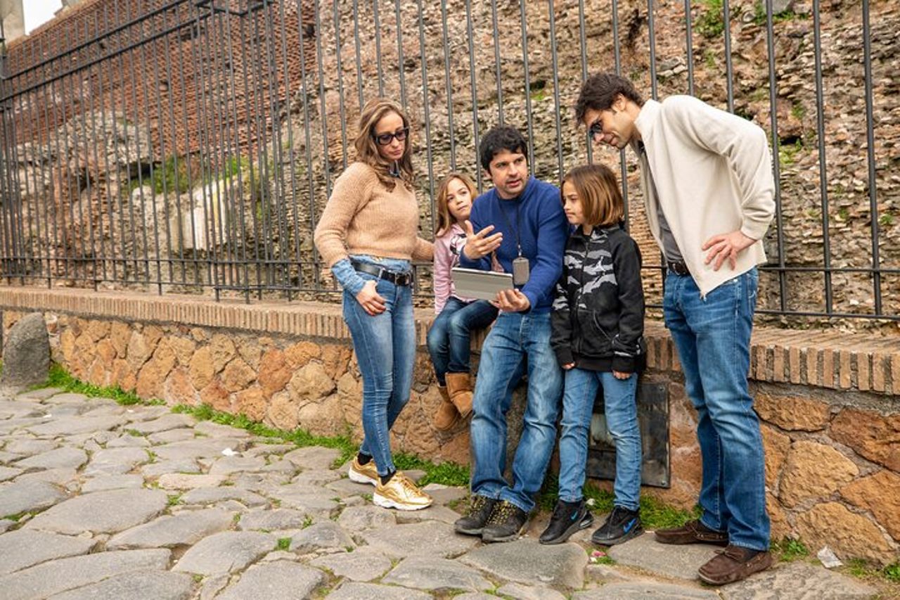 Tour privato per bambini: Colosseo e Fori Romani per famiglie — 2