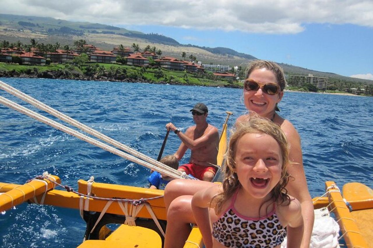 Esperienza di navigazione in canoa hawaiana a Maui