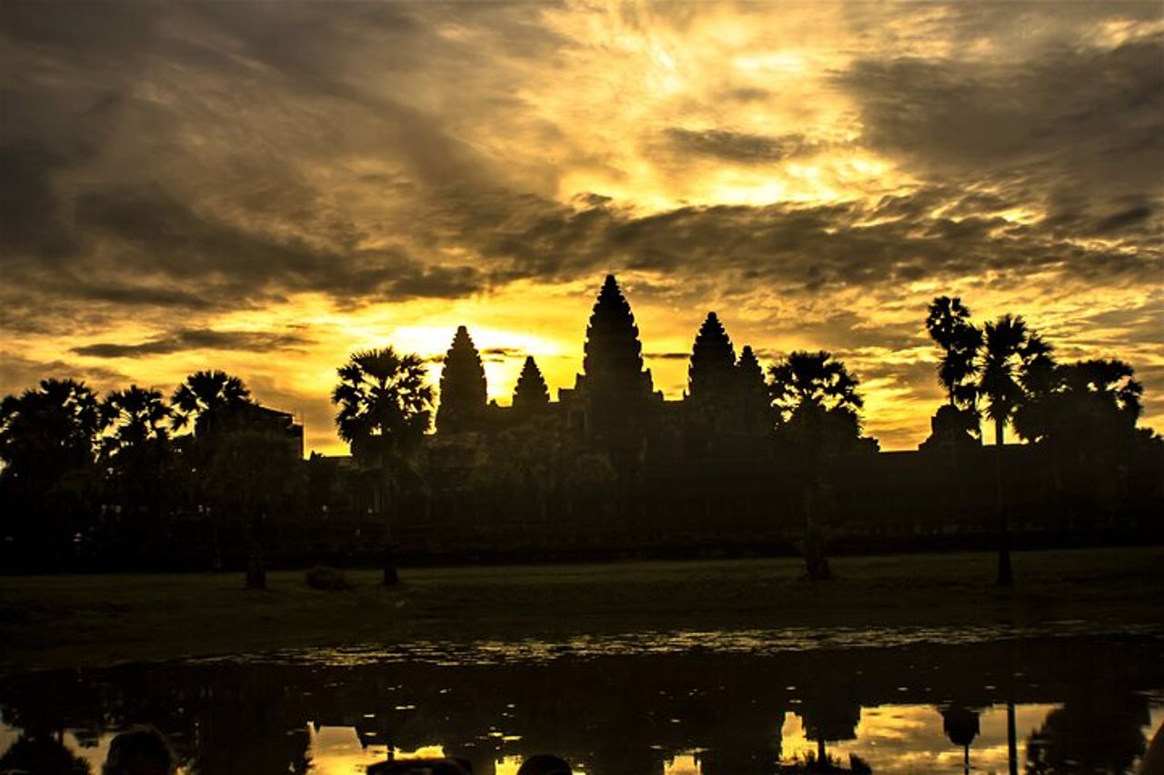 Angkor Wat Highlights e tour guidato all'alba da Siem Reap — 6
