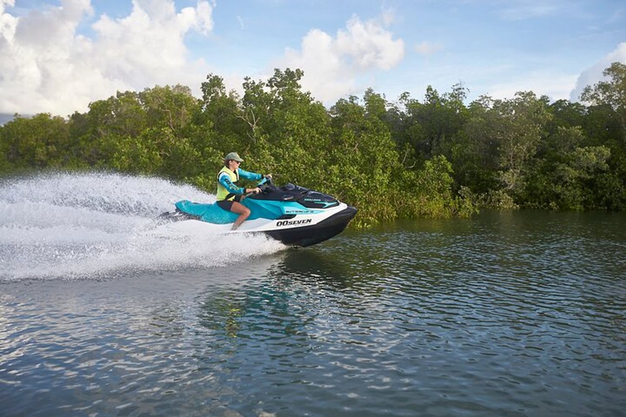 75 minuti Die Another Day Jet Skiing a Darwin — 2