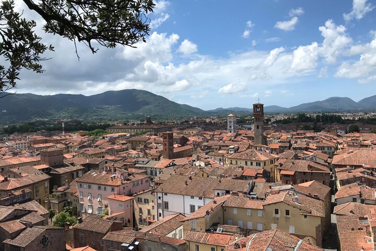 Piacevole tour musicale del centro storico di Lucca — 6