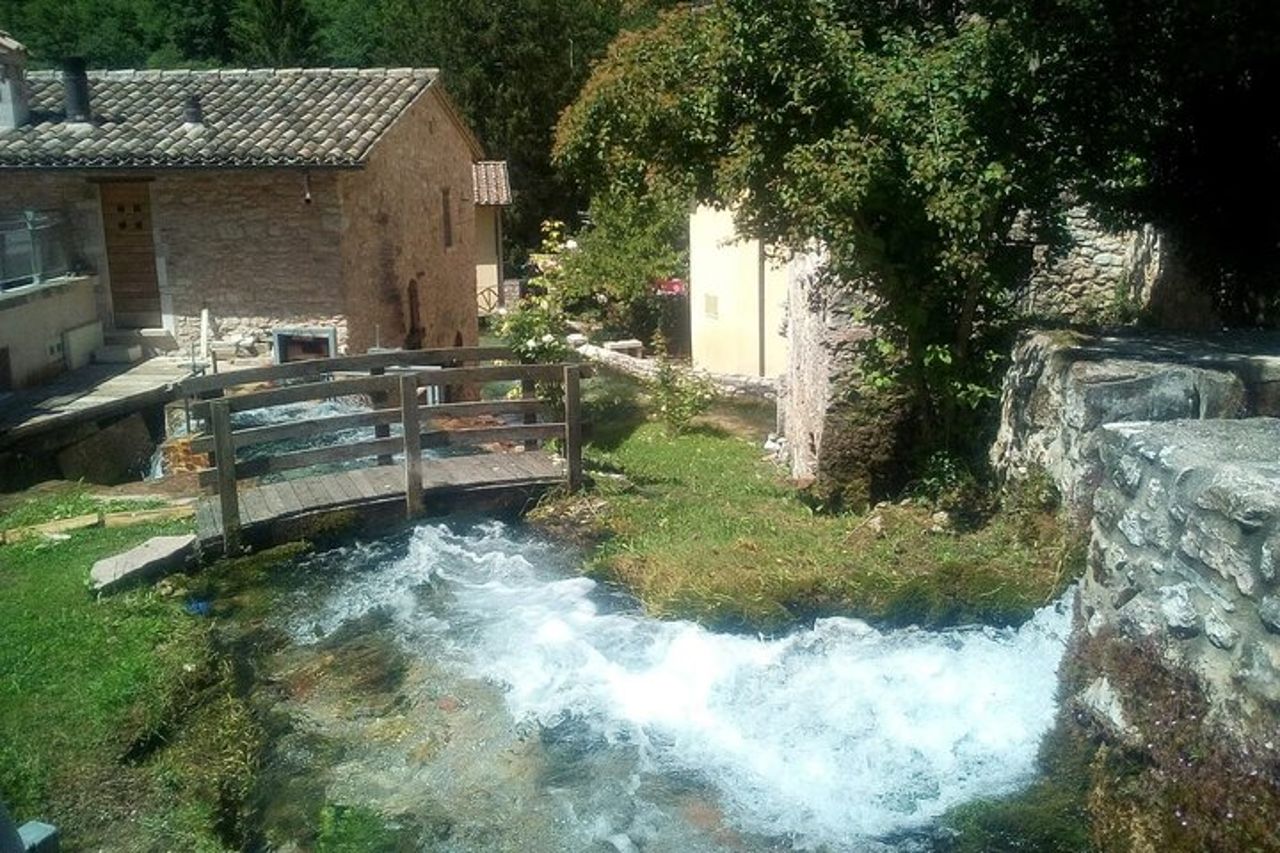 Umbria fuori dai sentieri battuti. Rasiglia, Trevi, Bevagna e Collepino — 2