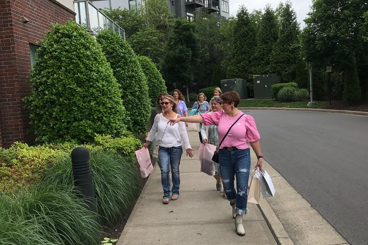 Sip n Shop Savannah Tour — 7