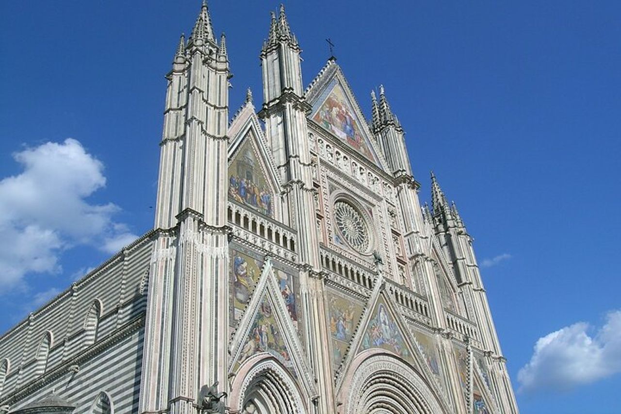 Tour di Orvieto e visita del Duomo con una guida ufficiale — 3
