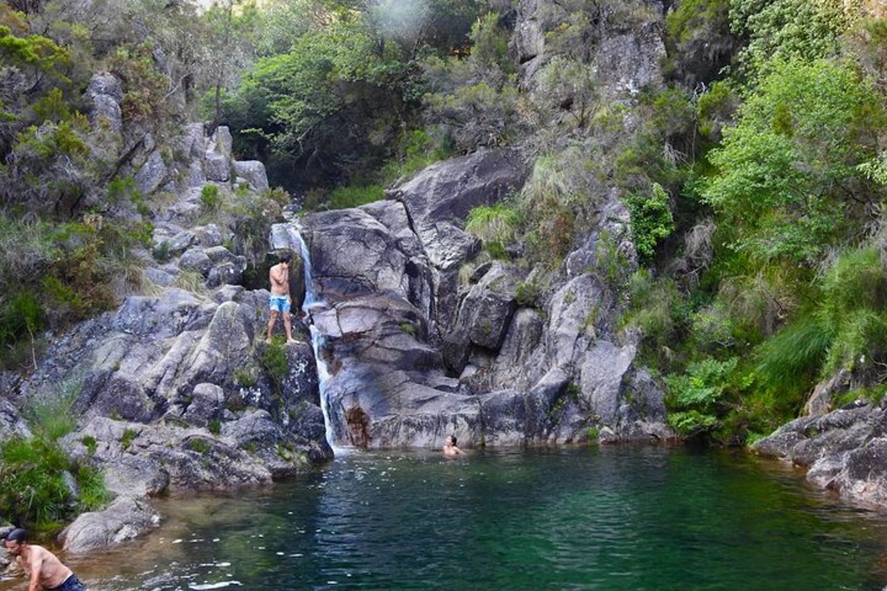 Tour privato delle cascate naturali e delle lagune di Gerês — 8