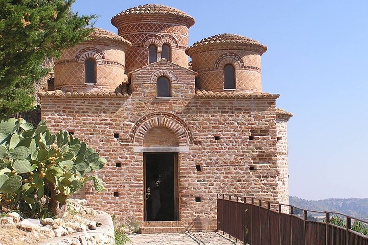 Tour Privato per Scoprire l'Arte Antica di Stilo e Gerace