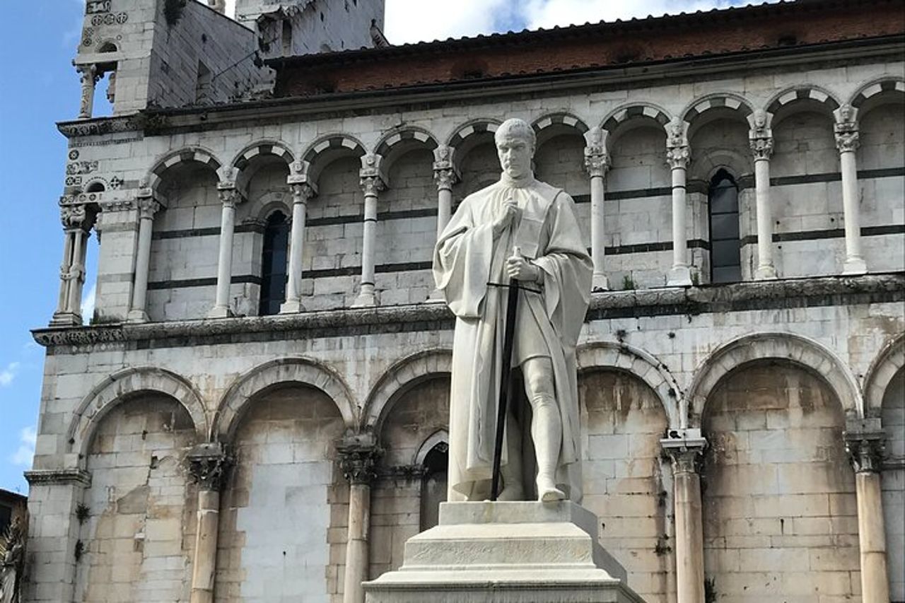 Il fascino di Lucca di notte — 8